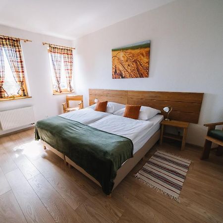 Bio Farma & Penzion Zlaty Hyl Novacany Екстериор снимка