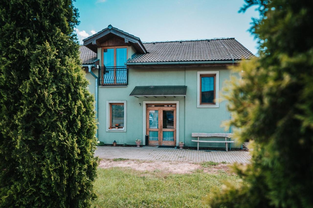 Bio Farma & Penzion Zlaty Hyl Novacany Екстериор снимка